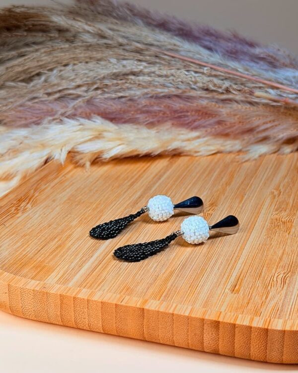 aretes-tejidos-garsa-negro-jociva-accesorios-para-mujer-principal
