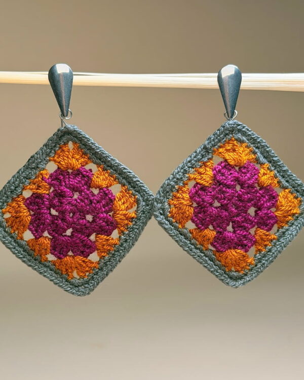 aretes-tejidos-moradonaranja-jociva-accesorios-para-mujer-principal