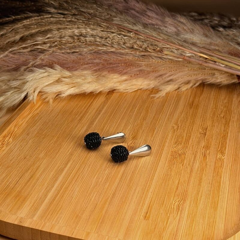 aretes-tejidos-pajarito-negro-jociva-accesorios-para-mujer-principal