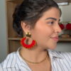 aretes-tejidos-rojos-jociva-accesorios-para-mujer-modelo