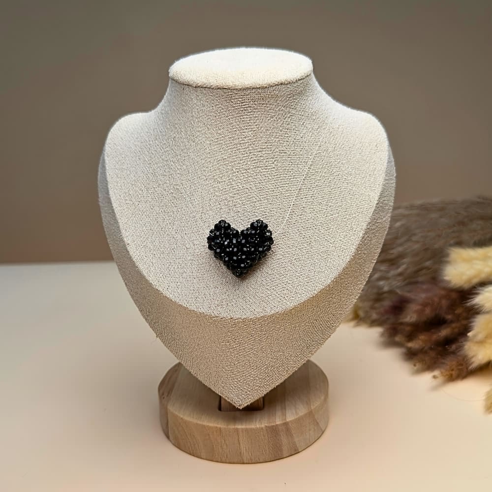 collar-corazon-negro-jociva-accesorios-para-mujer-principal
